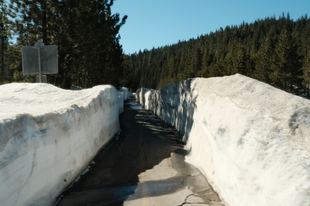 path-cut-into-snow